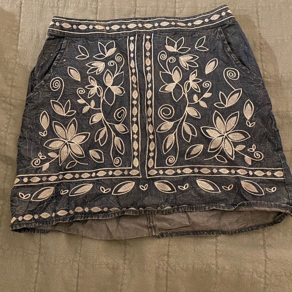 Chloe & Katie embroidered design skirt